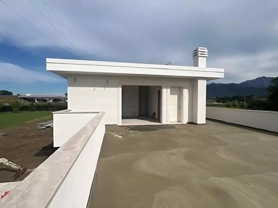 Immagine 15 di Villa in vendita  a Forte Dei Marmi