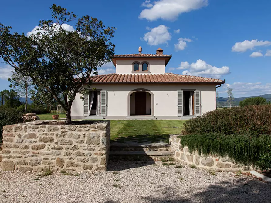 Immagine 3 di Villa in vendita  a Cortona