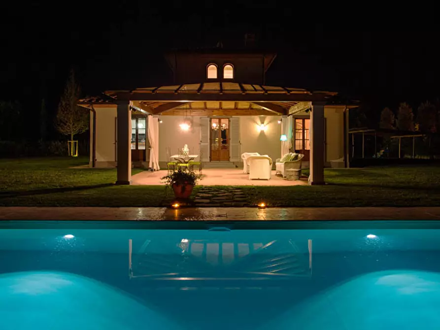 Immagine 15 di Villa in vendita  a Cortona
