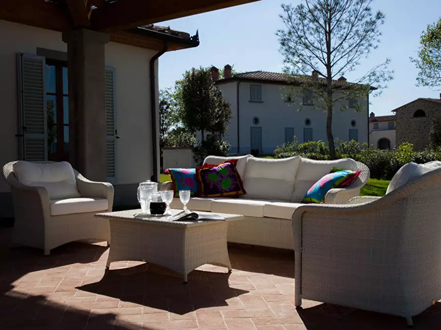 Immagine 11 di Villa in vendita  a Cortona
