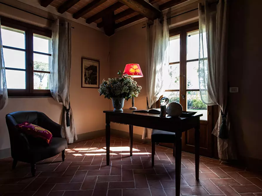 Immagine 10 di Villa in vendita  a Cortona