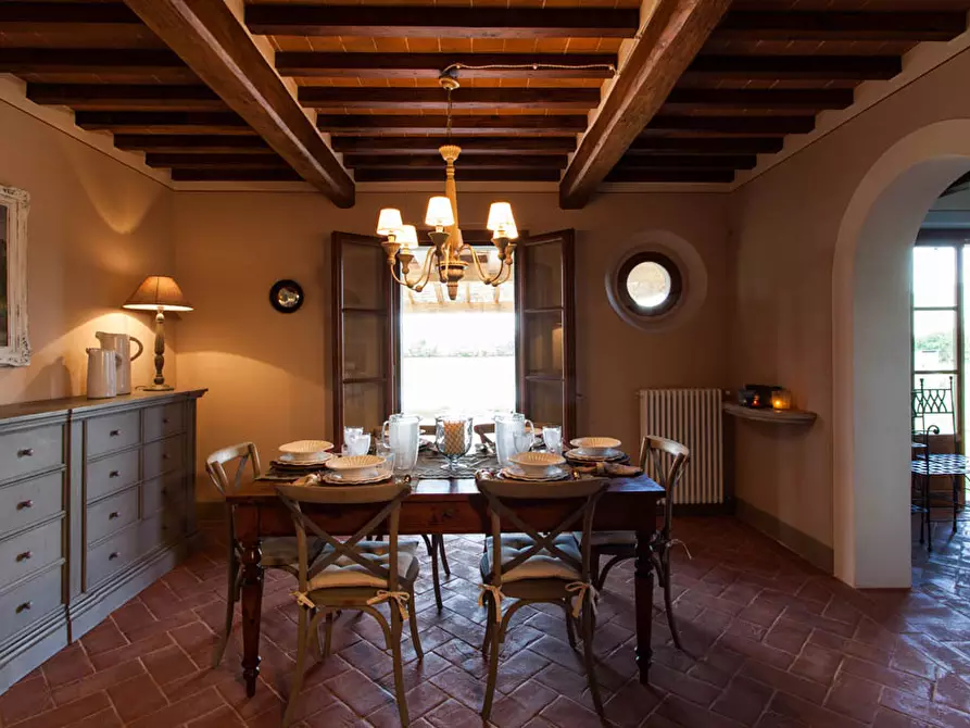 Immagine 7 di Villa in vendita  a Cortona