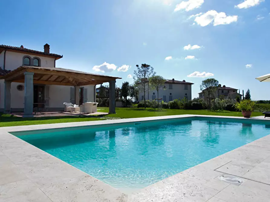 Immagine 12 di Villa in vendita  a Cortona