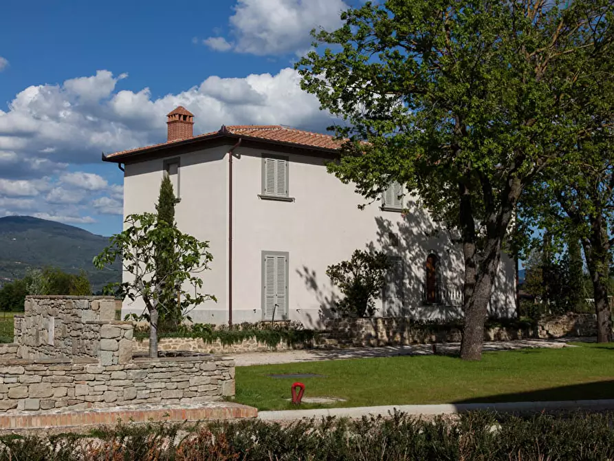 Immagine 4 di Villa in vendita  a Cortona