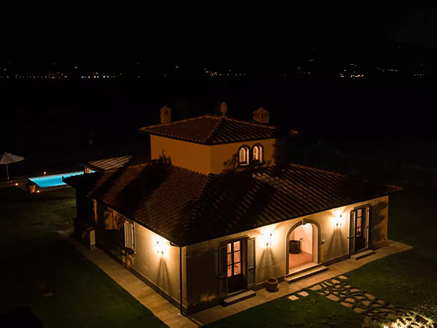 Immagine 16 di Villa in vendita  a Cortona