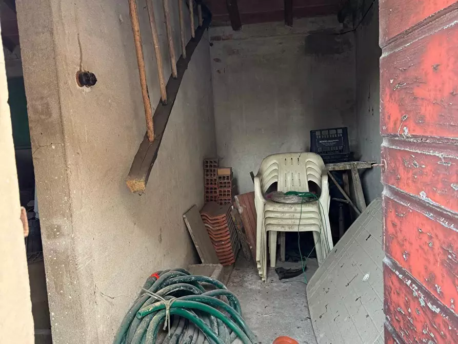 Immagine 19 di Deposito in vendita  a Capannori