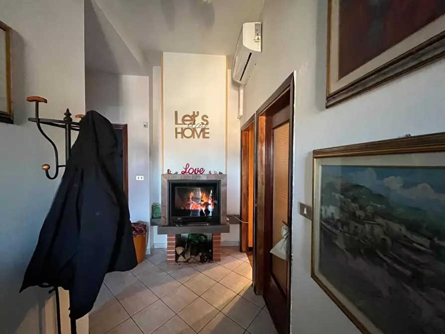 Immagine 17 di Casa indipendente in vendita  a La Spezia