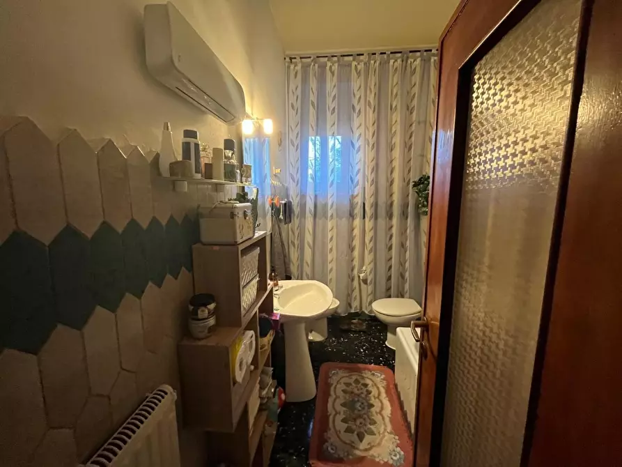 Immagine 6 di Casa indipendente in vendita  a La Spezia