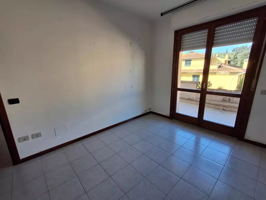 Immagine 15 di Appartamento in vendita  a Capraia E Limite