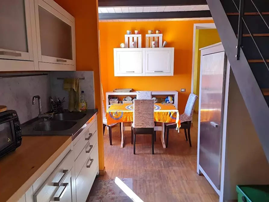 Immagine 4 di Appartamento in vendita  a Carrara