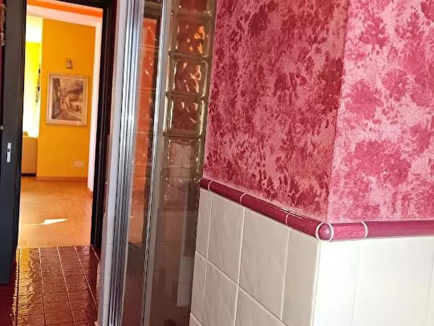 Immagine 16 di Appartamento in vendita  a Carrara