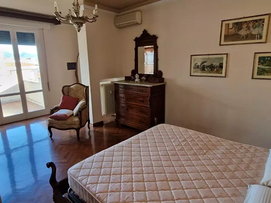 Immagine 15 di Mansarda in vendita  a Pisa