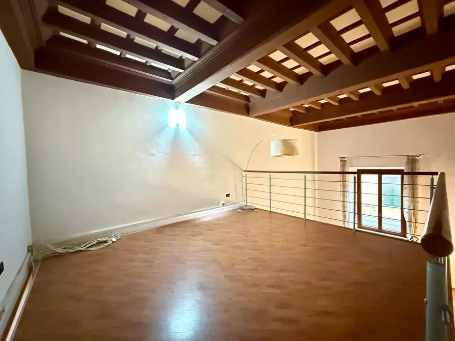 Immagine 7 di Locale commerciale in affitto  a Pisa