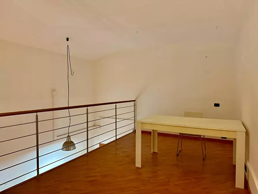 Immagine 2 di Locale commerciale in affitto  a Pisa