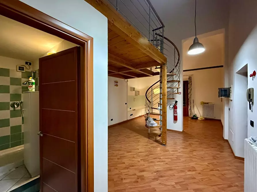 Immagine 10 di Locale commerciale in affitto  a Pisa