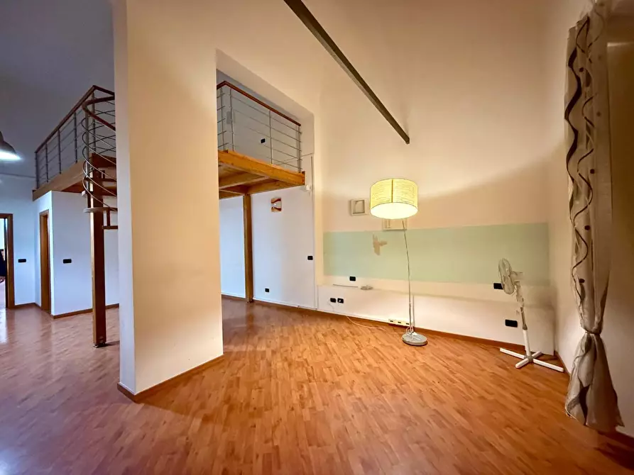 Immagine 11 di Locale commerciale in affitto  a Pisa