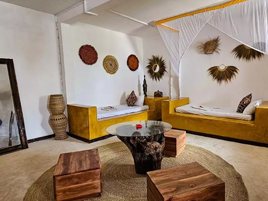 Immagine 23 di Albergo/B&B/Residence in vendita  a Lucca