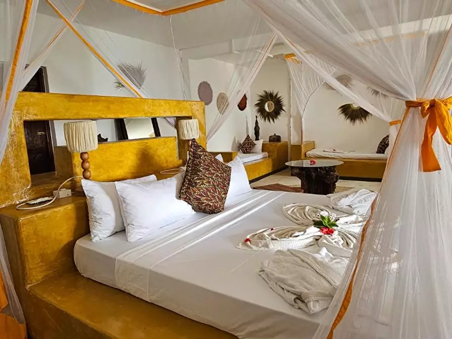 Immagine 22 di Albergo/B&B/Residence in vendita  a Lucca