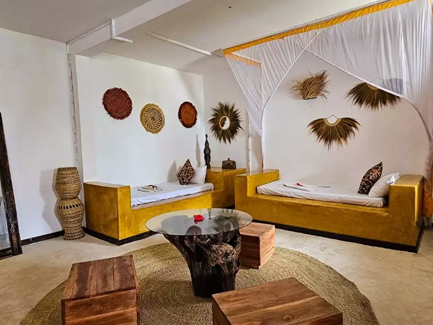 Immagine 24 di Albergo/B&B/Residence in vendita  a Lucca