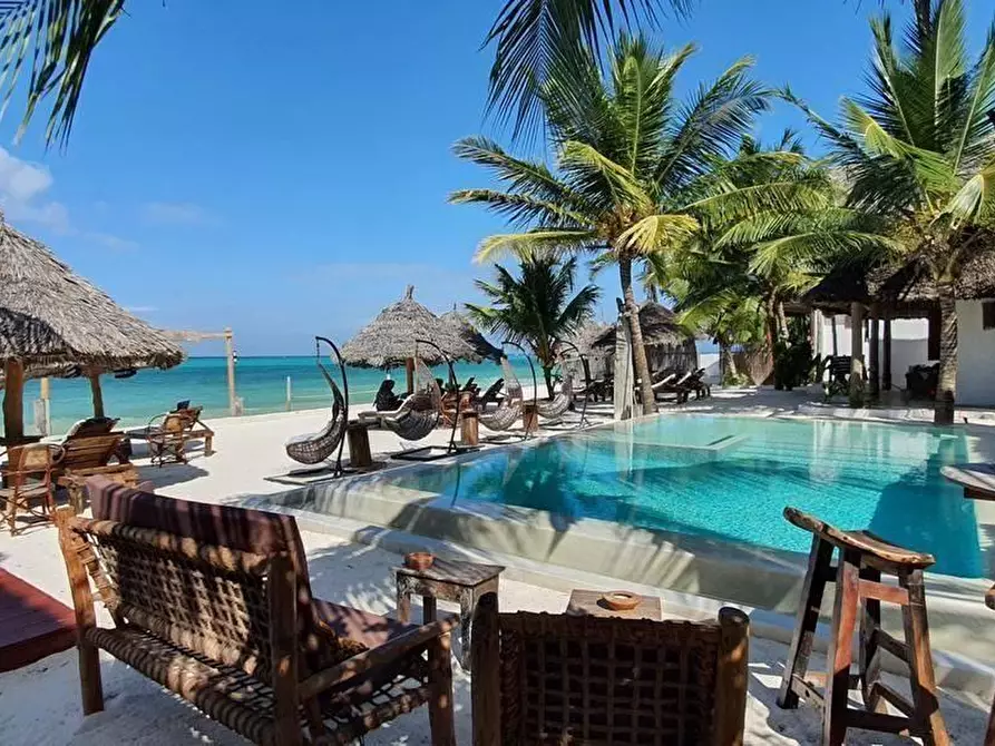 Immagine 9 di Albergo/B&B/Residence in vendita  a Lucca