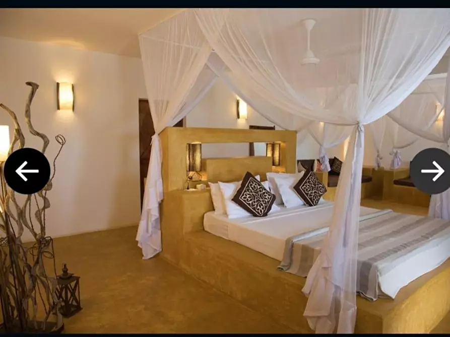 Immagine 42 di Albergo/B&B/Residence in vendita  a Lucca