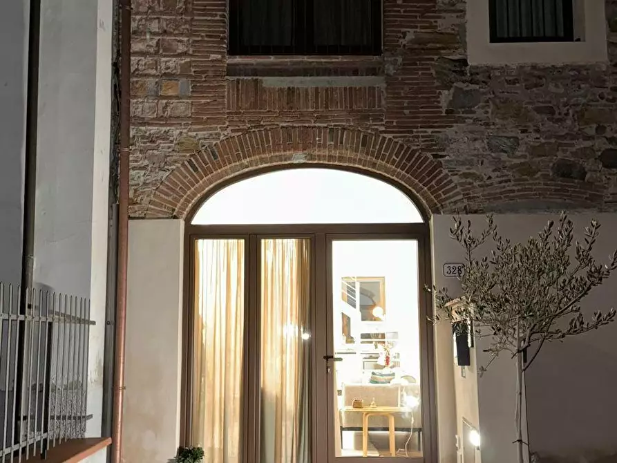 Immagine 3 di Casa semindipendente in vendita  a Lucca