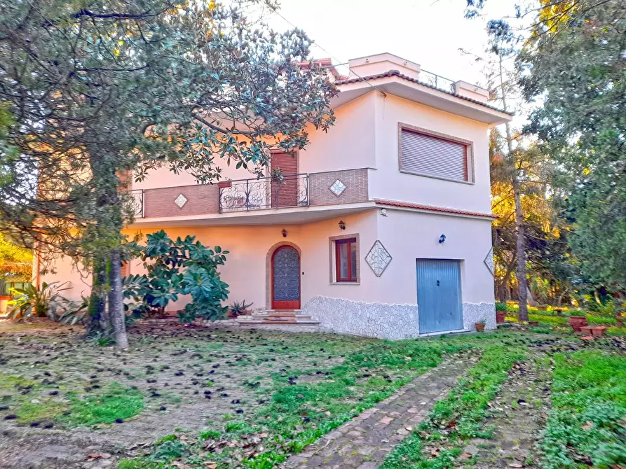 Immagine 2 di Villa in vendita  a Formia