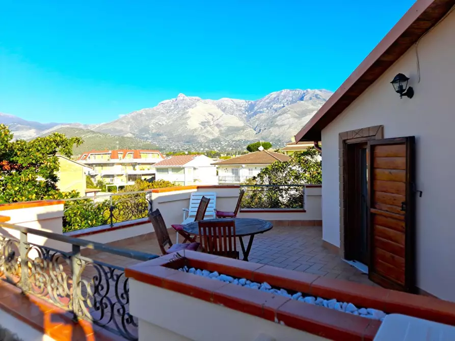 Immagine 56 di Villa in vendita  a Formia