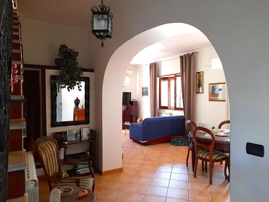 Immagine 12 di Villa in vendita  a Formia