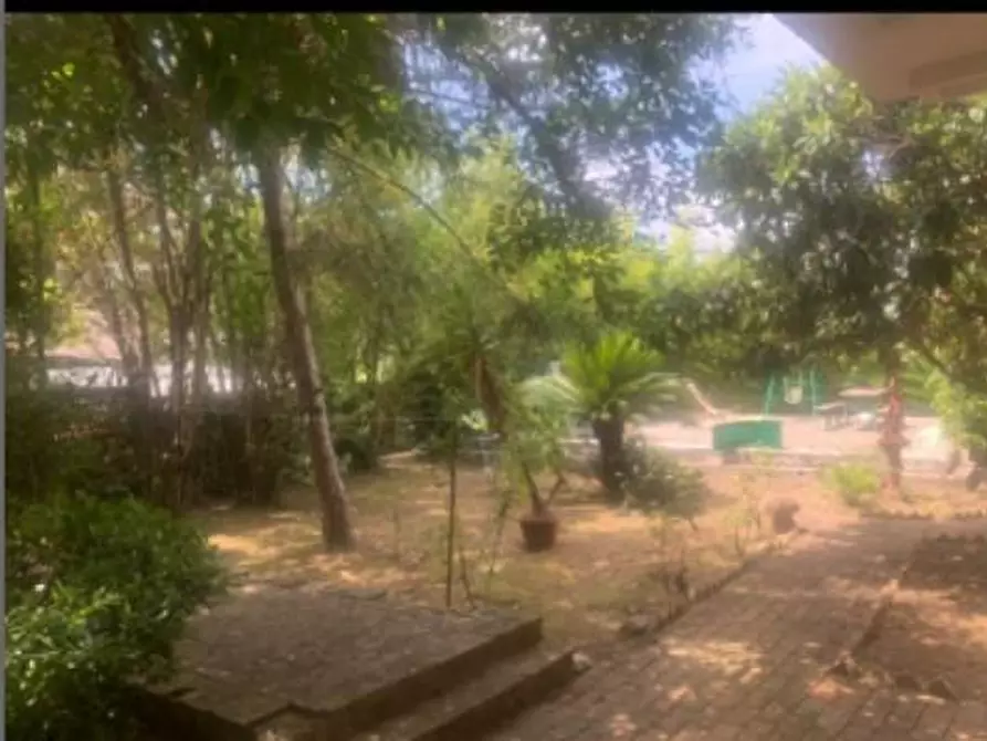 Immagine 70 di Villa in vendita  a Formia