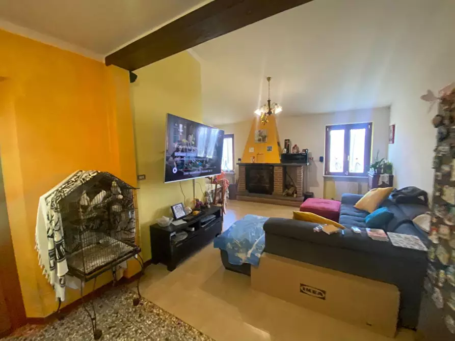 Immagine 20 di Rustico / casale in vendita  a Lucca