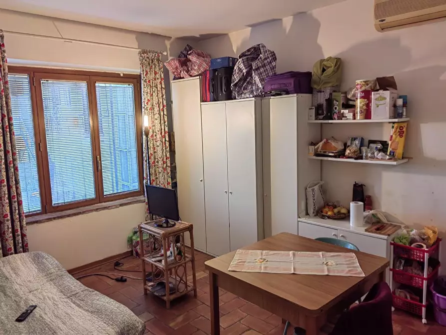 Immagine 1 di Appartamento in vendita  a Siena