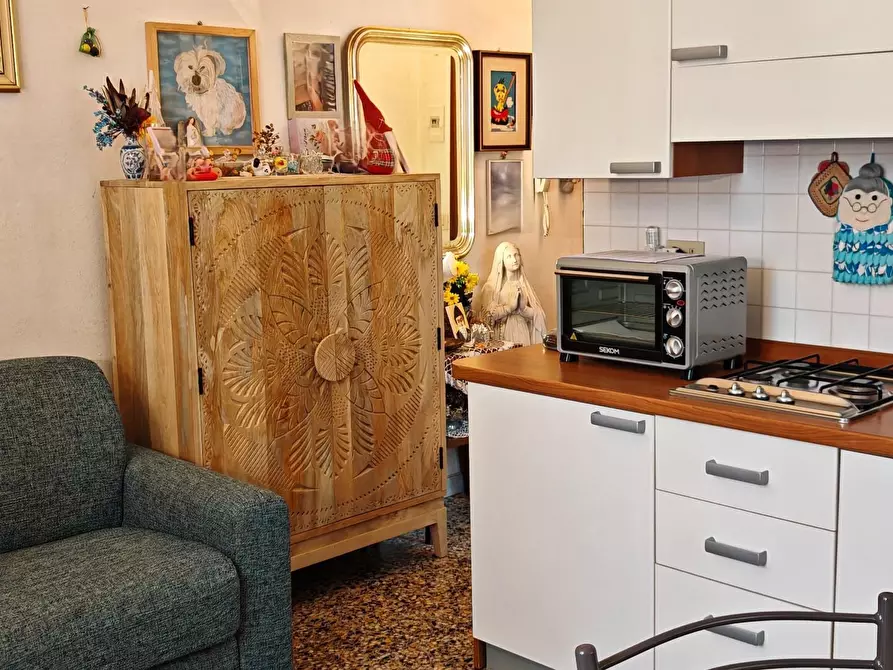 Immagine 10 di Appartamento in vendita  a Carrara