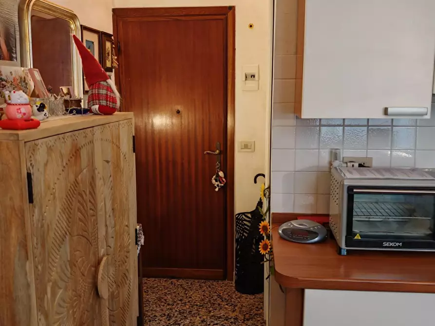 Immagine 11 di Appartamento in vendita  a Carrara