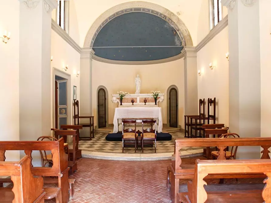 Immagine 12 di Villa in vendita  a Crespina Lorenzana