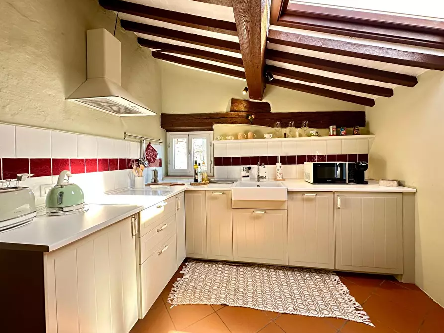 Immagine 21 di Appartamento in vendita  a Lucca