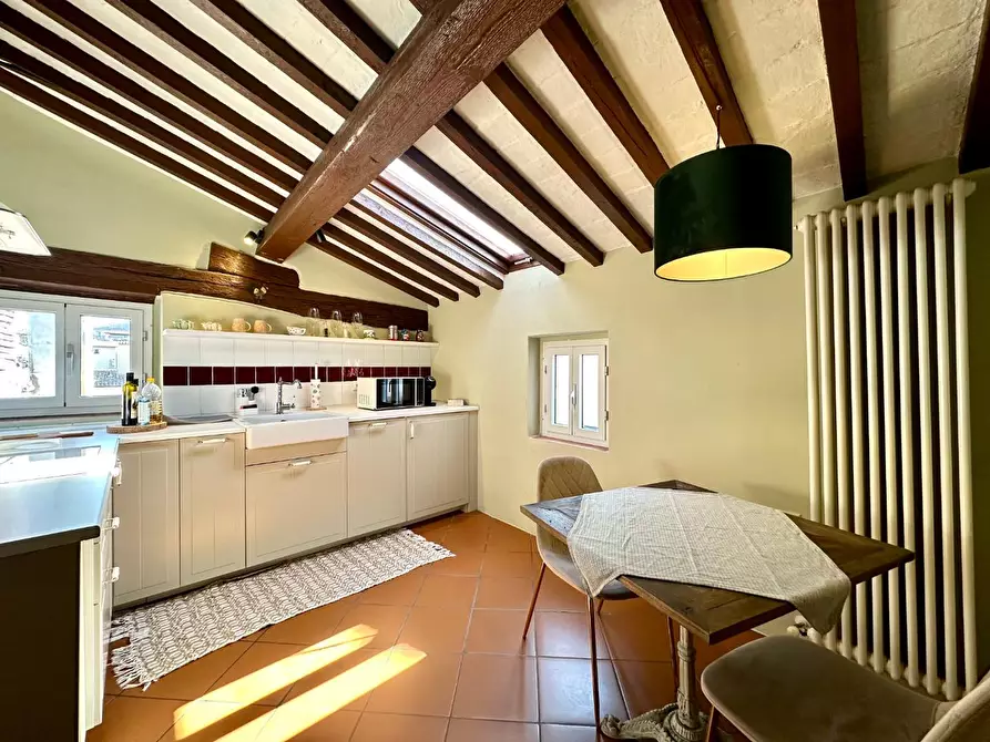 Immagine 7 di Appartamento in vendita  a Lucca