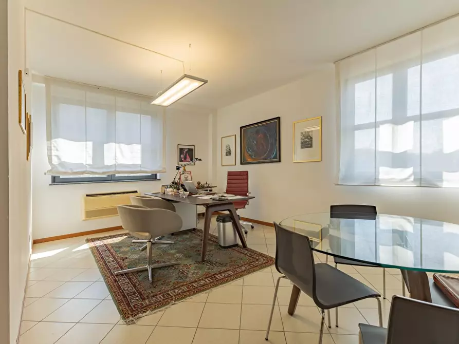 Immagine 24 di Ufficio in affitto  a Pisa