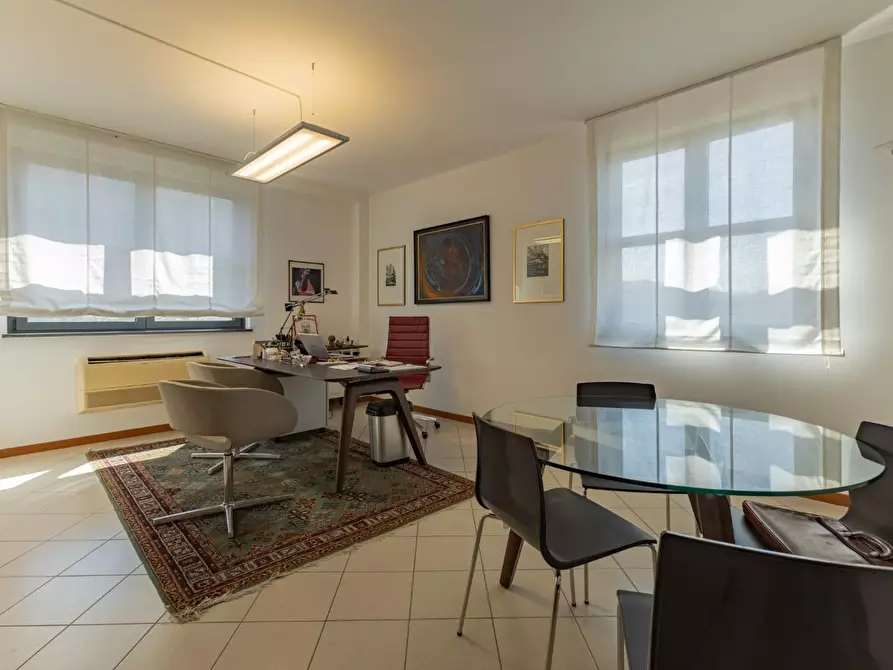 Immagine 19 di Ufficio in affitto  a Pisa