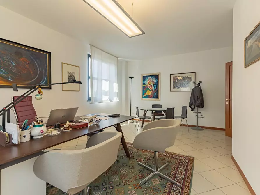 Immagine 25 di Ufficio in affitto  a Pisa