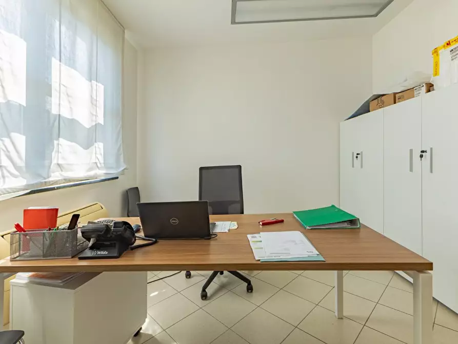 Immagine 30 di Ufficio in affitto  a Pisa