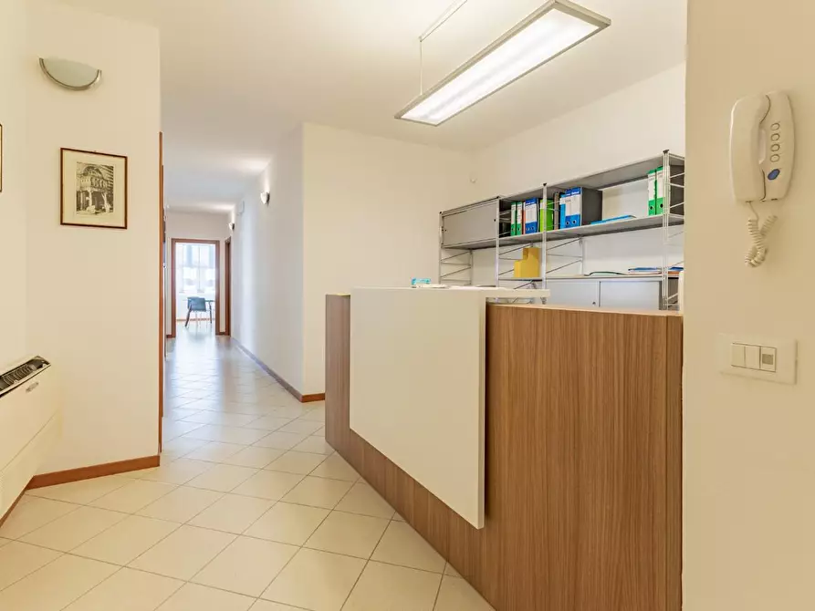 Immagine 33 di Ufficio in affitto  a Pisa