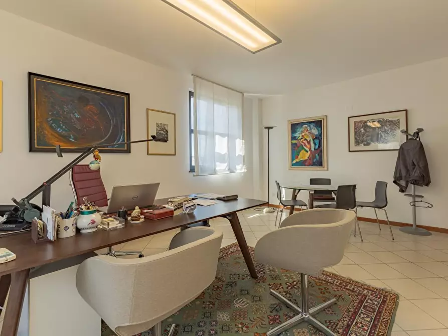 Immagine 20 di Ufficio in affitto  a Pisa