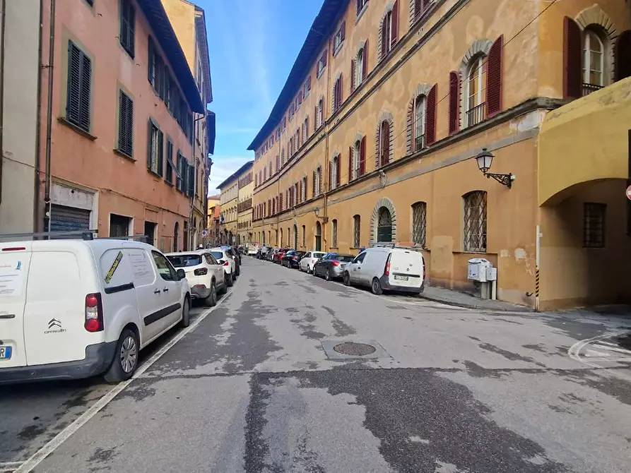 Immagine 14 di Magazzino in vendita  a Pisa
