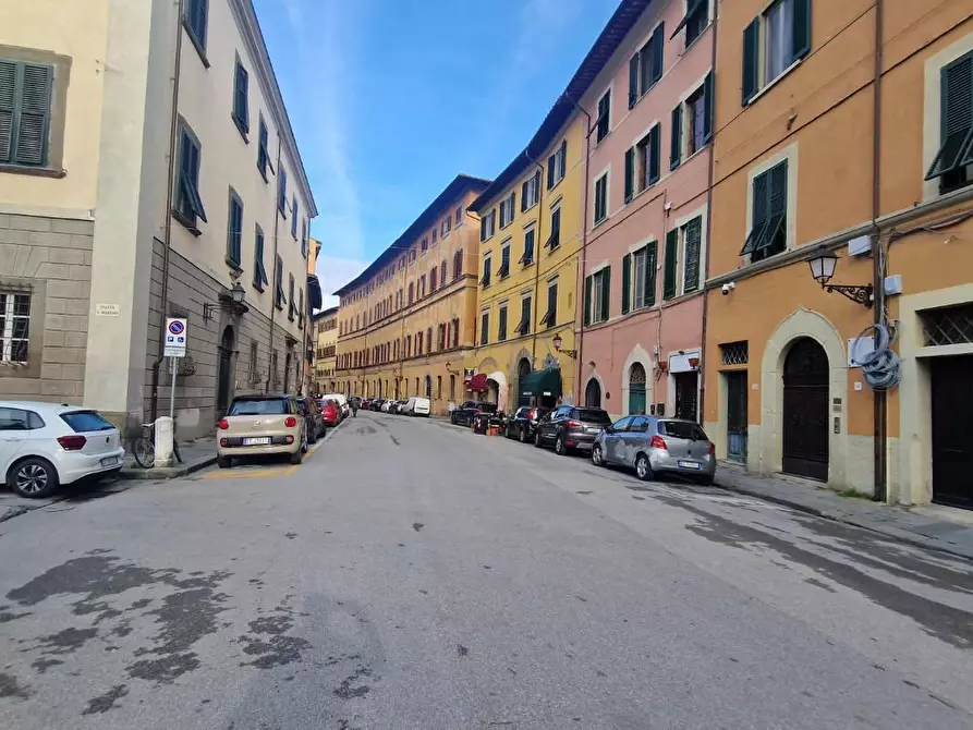 Immagine 3 di Magazzino in vendita  a Pisa