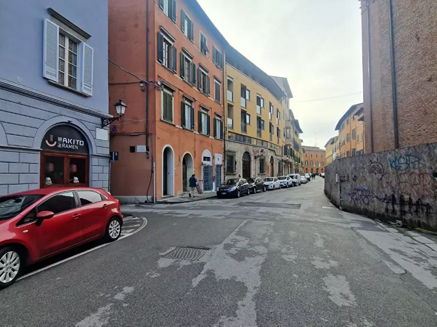 Immagine 8 di Magazzino in vendita  a Pisa