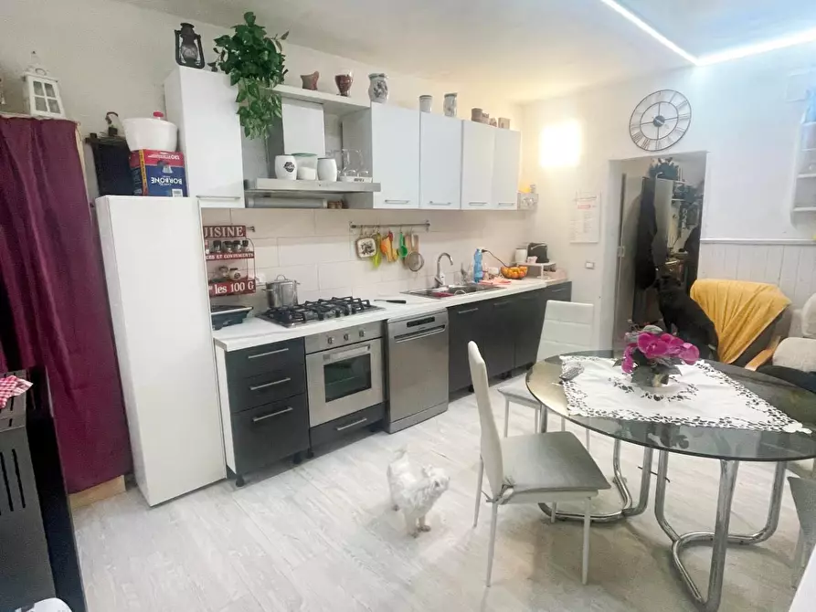 Immagine 2 di Appartamento in vendita  a Cascina