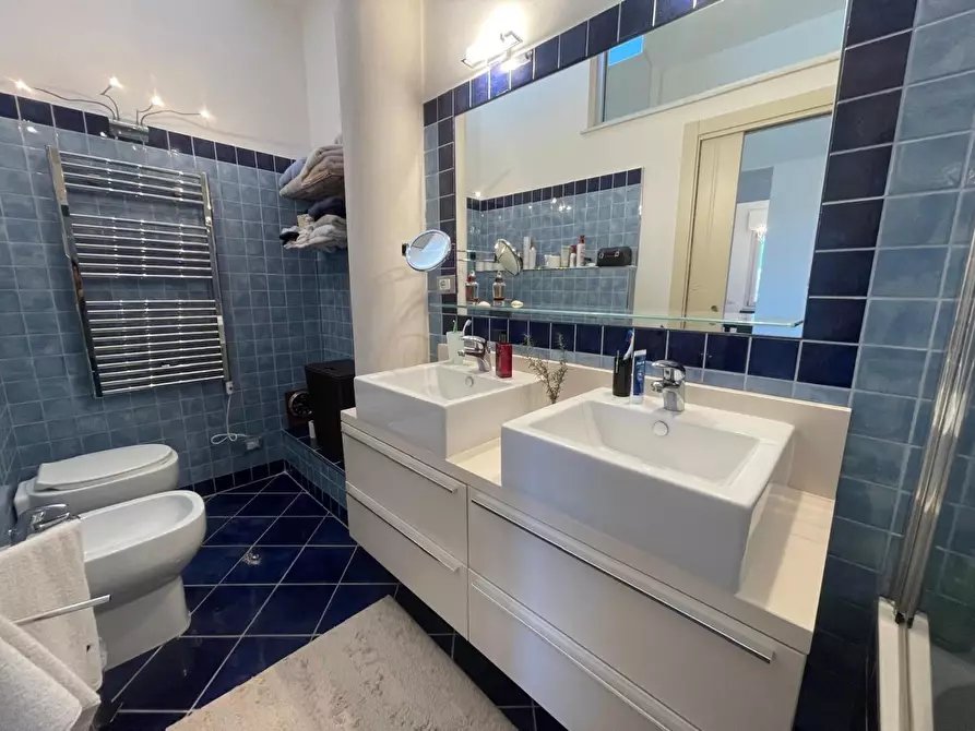 Immagine 4 di Appartamento in vendita  a Ortonovo