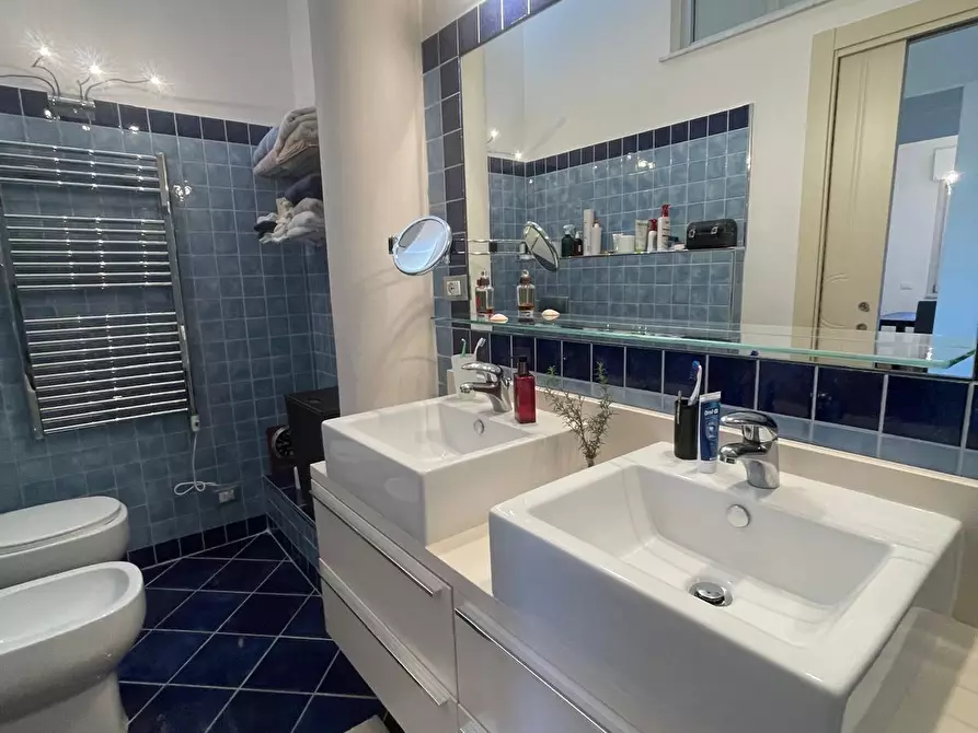 Immagine 16 di Appartamento in vendita  a Ortonovo