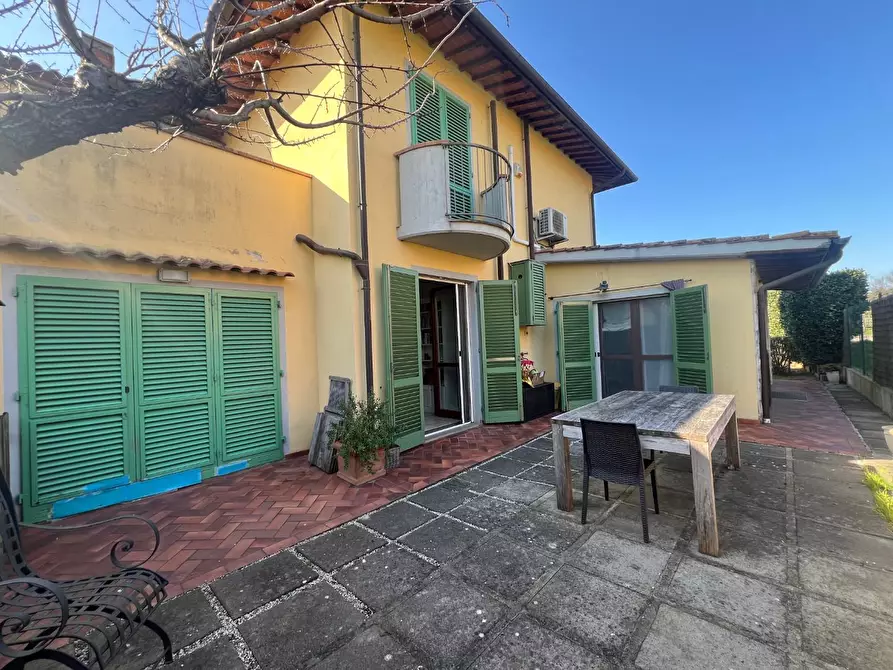 Immagine 3 di Villa in vendita  a Montelupo Fiorentino